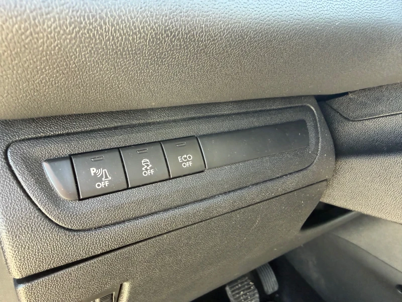 Peugeot 208 1.6 e-HDI Urban Soul, снимка 12 - Автомобили и джипове - 52833977