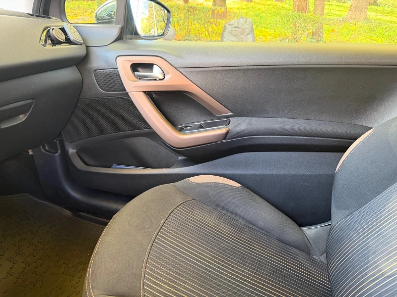 Peugeot 208 1.6 e-HDI Urban Soul, снимка 9 - Автомобили и джипове - 52833977