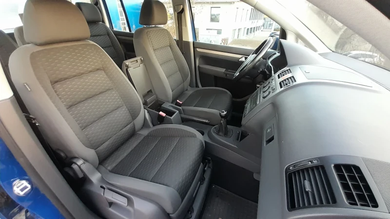 VW Touran 1.9TDI 6ck 105kc blue motion , снимка 15 - Автомобили и джипове - 52853968