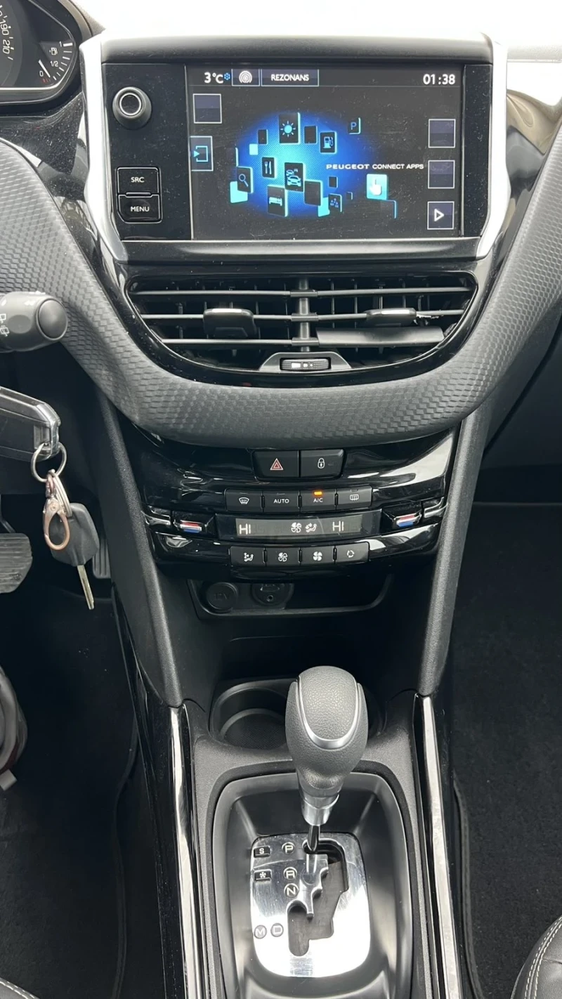 Peugeot 2008 PEUGEOT 2008 1, 2 TURBO AUTOMATIC NAVY , снимка 8 - Автомобили и джипове - 52939135