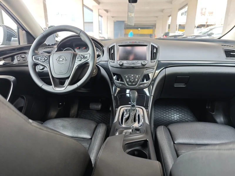 Opel Insignia 2.0 CDTI, снимка 11 - Автомобили и джипове - 53542739