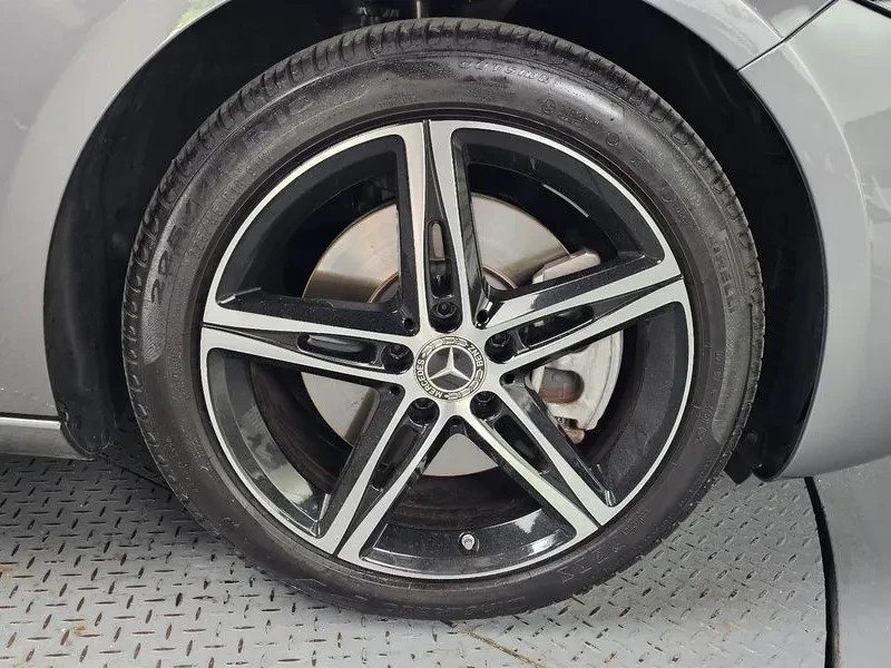 Mercedes-Benz A 250 4Matic Sedan, снимка 5 - Автомобили и джипове - 55951774
