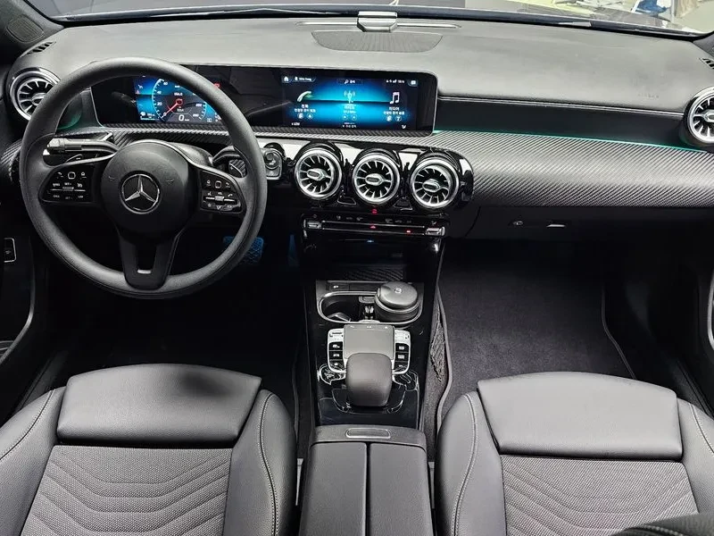 Mercedes-Benz A 250 4Matic Sedan, снимка 7 - Автомобили и джипове - 55951774