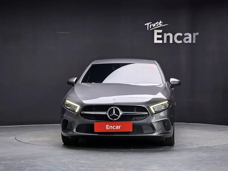 Mercedes-Benz A 250 4Matic Sedan, снимка 3 - Автомобили и джипове - 55951774
