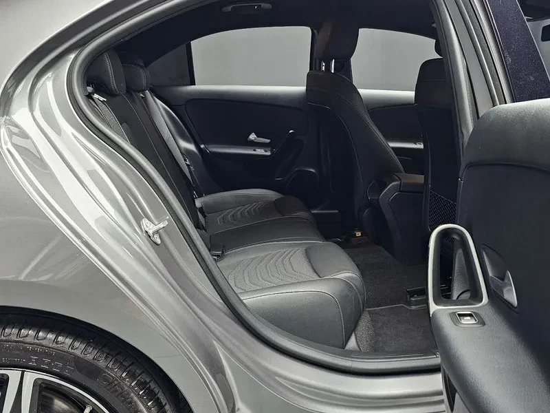 Mercedes-Benz A 250 4Matic Sedan, снимка 12 - Автомобили и джипове - 55951774