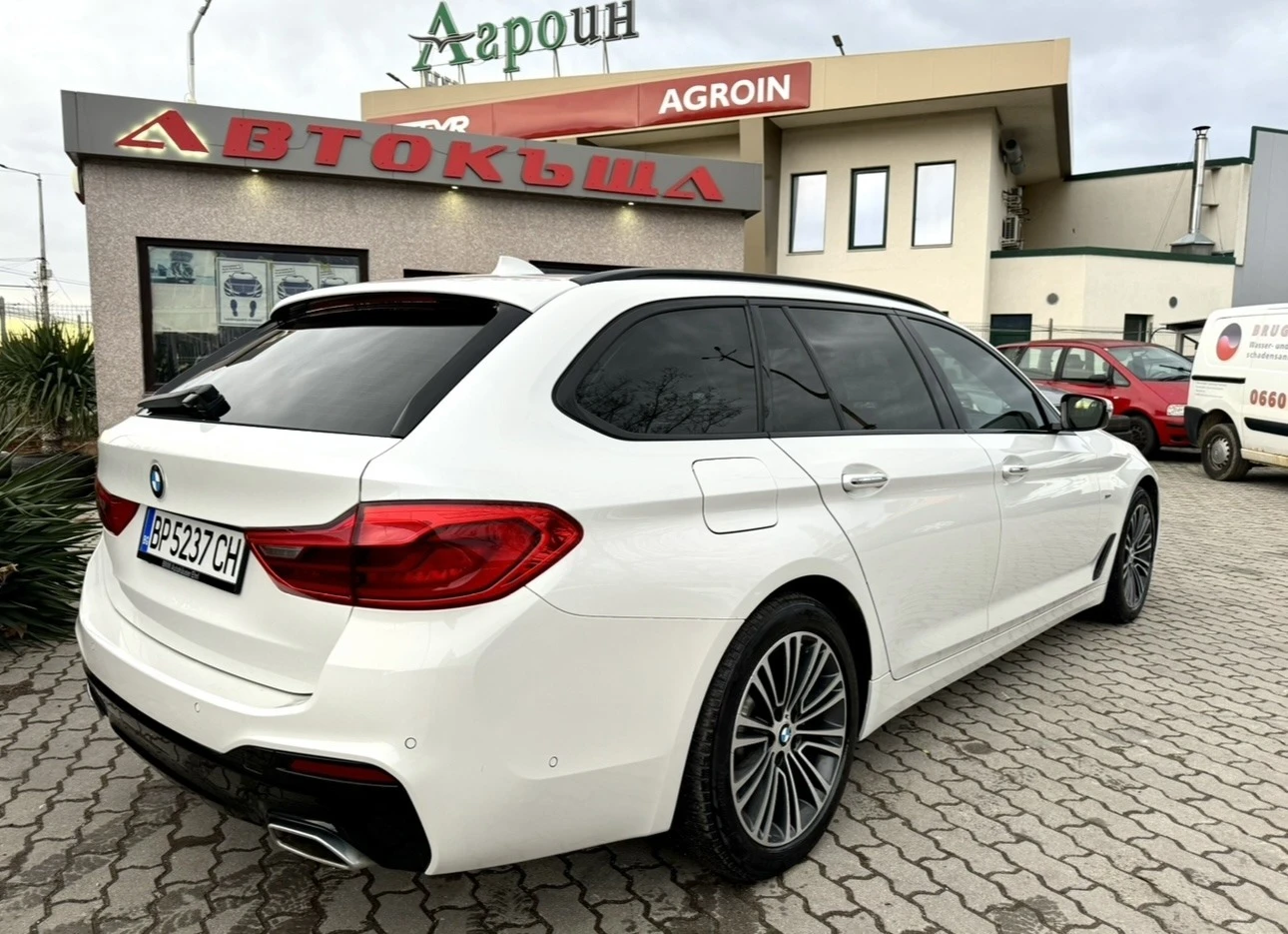 BMW 520 M-pack / Shadow line - изображение 4