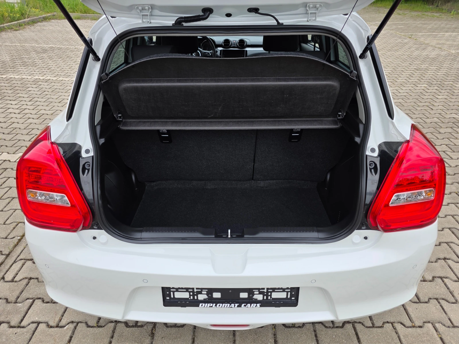 Suzuki Swift 1.2I HYBRID - изображение 6