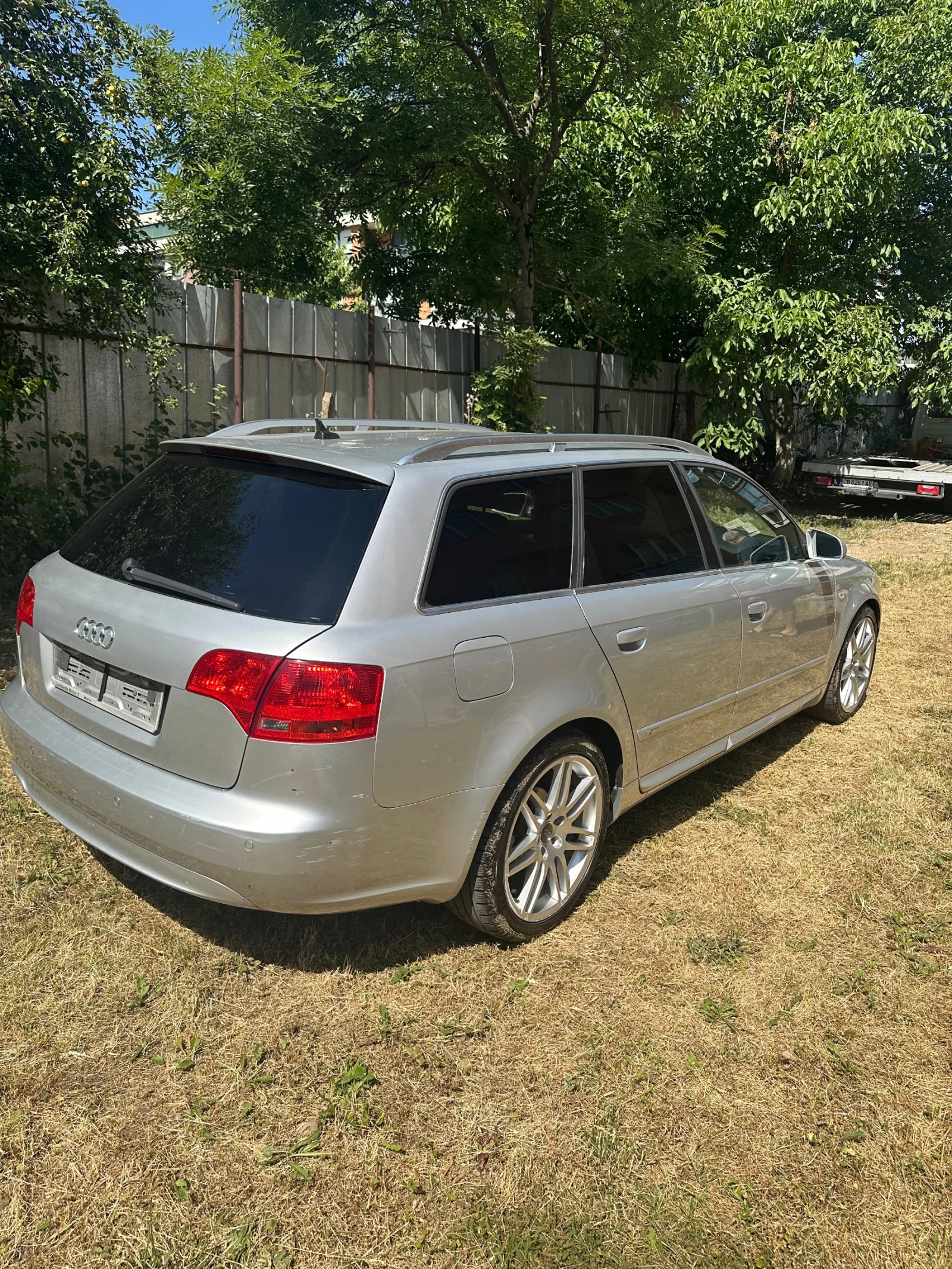 Audi A4 2.0 TDI 140kc S-LINE - изображение 4