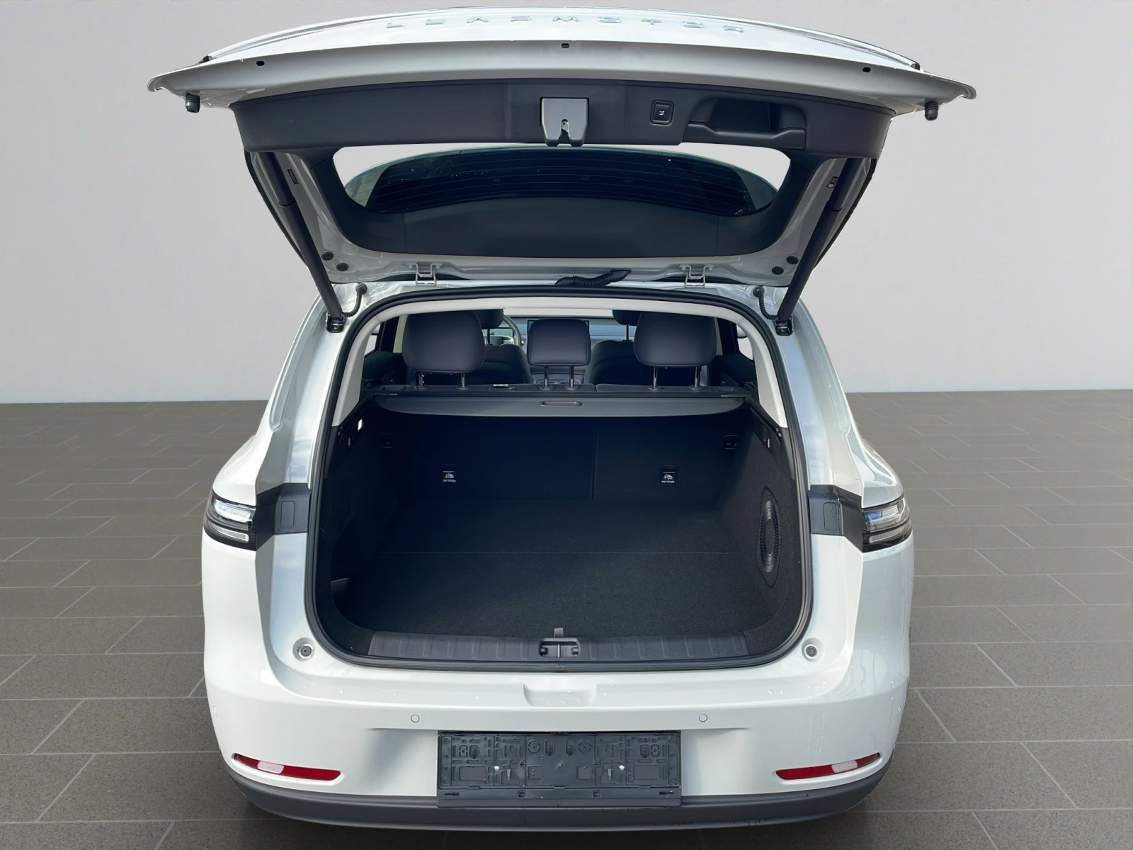 Leapmotor C10 Design BEV 160 kW 69, 9kWh | Mobile.bg   16