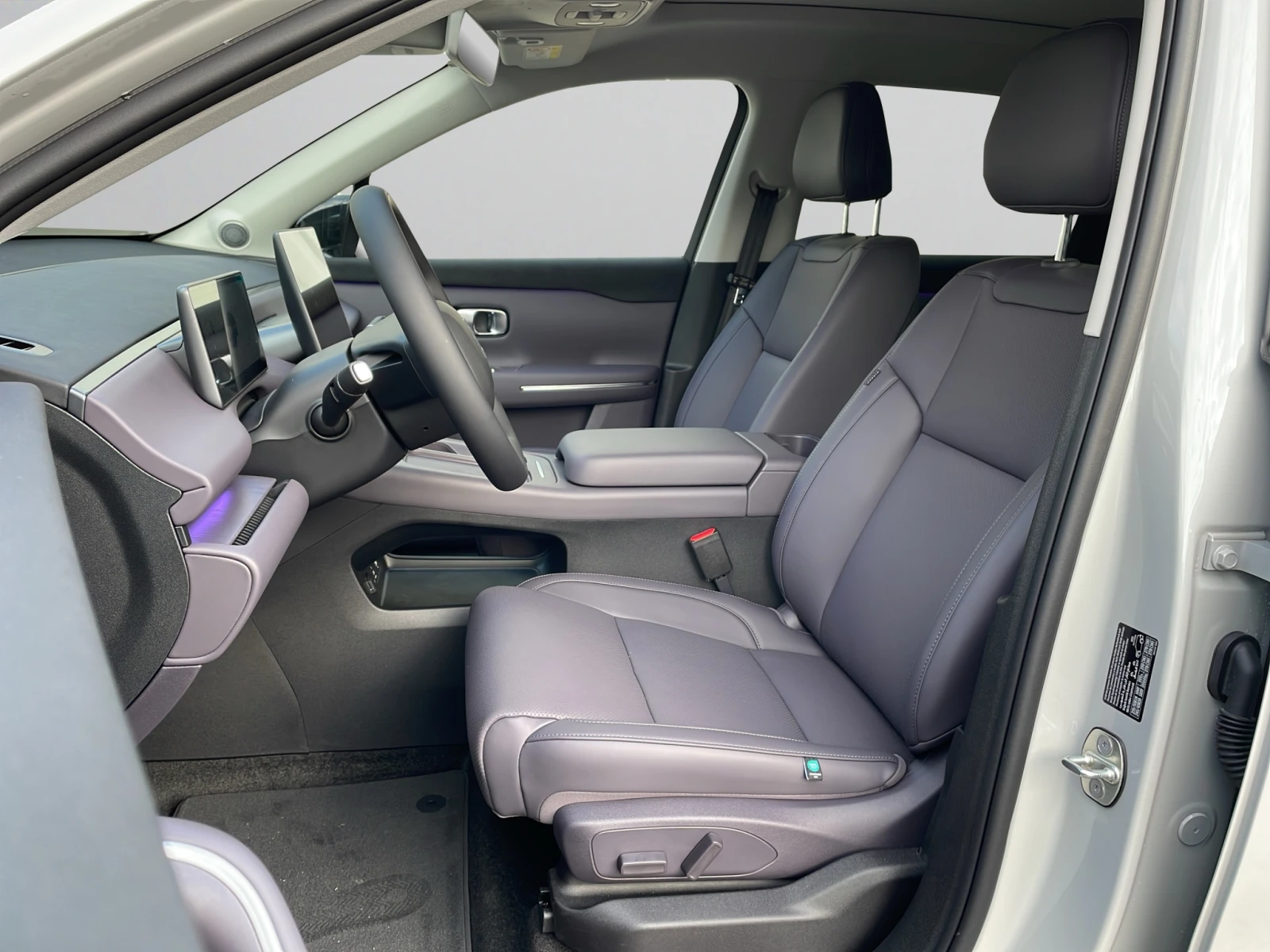 Leapmotor C10 Design BEV 160 kW 69, 9kWh | Mobile.bg   12