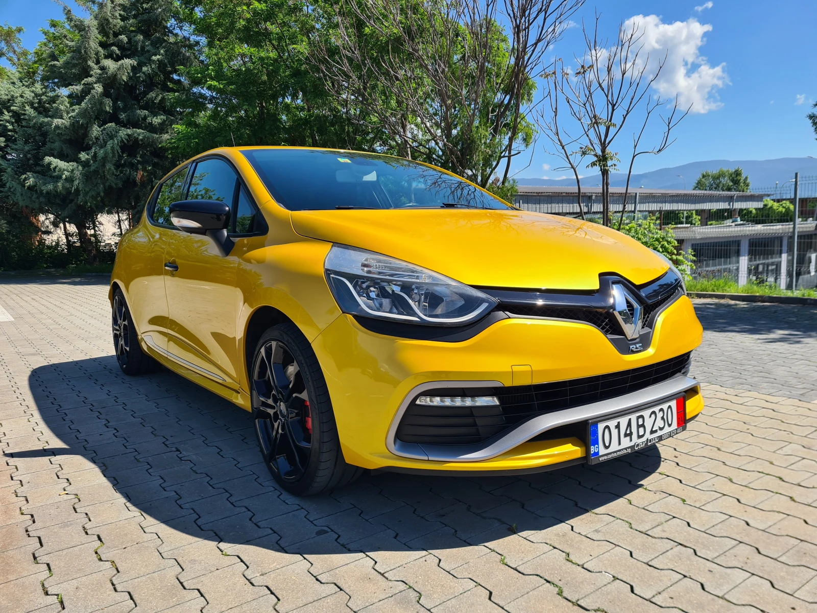 Renault Clio 1.6 RS Sport 200ps - изображение 2