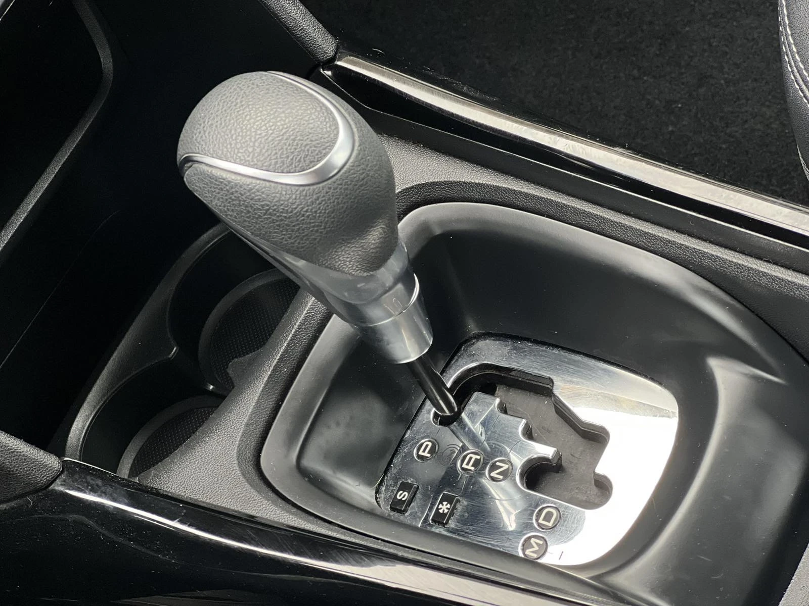 Peugeot 2008 PEUGEOT 2008 1, 2 TURBO AUTOMATIC NAVY  | Mobile.bg � ����������� 5