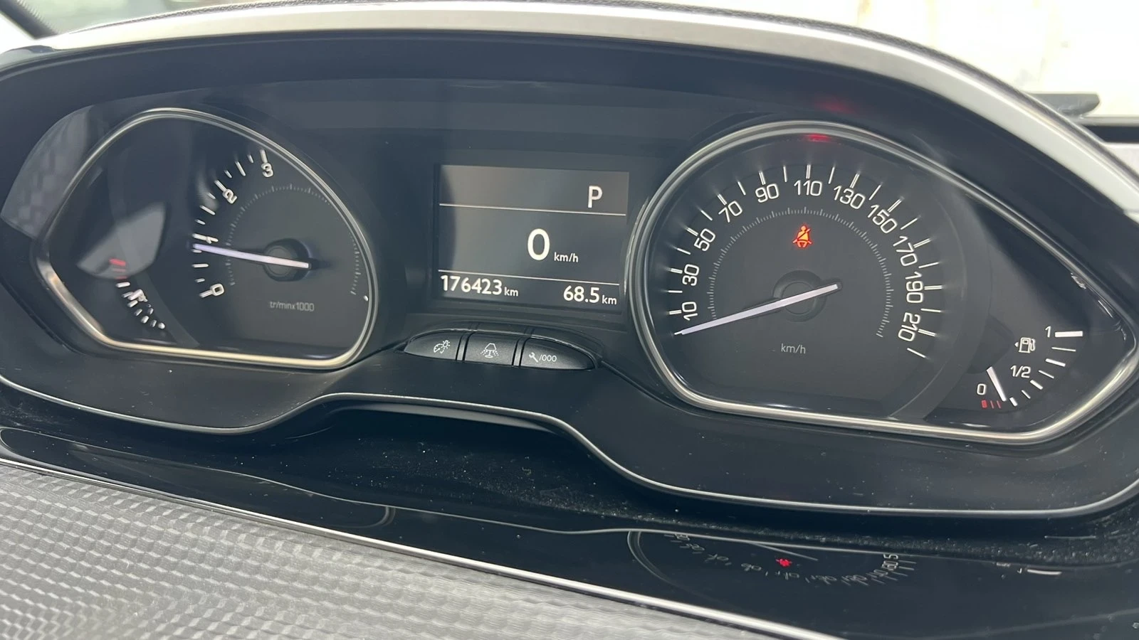 Peugeot 2008 PEUGEOT 2008 1, 2 TURBO AUTOMATIC NAVY  | Mobile.bg � ����������� 14