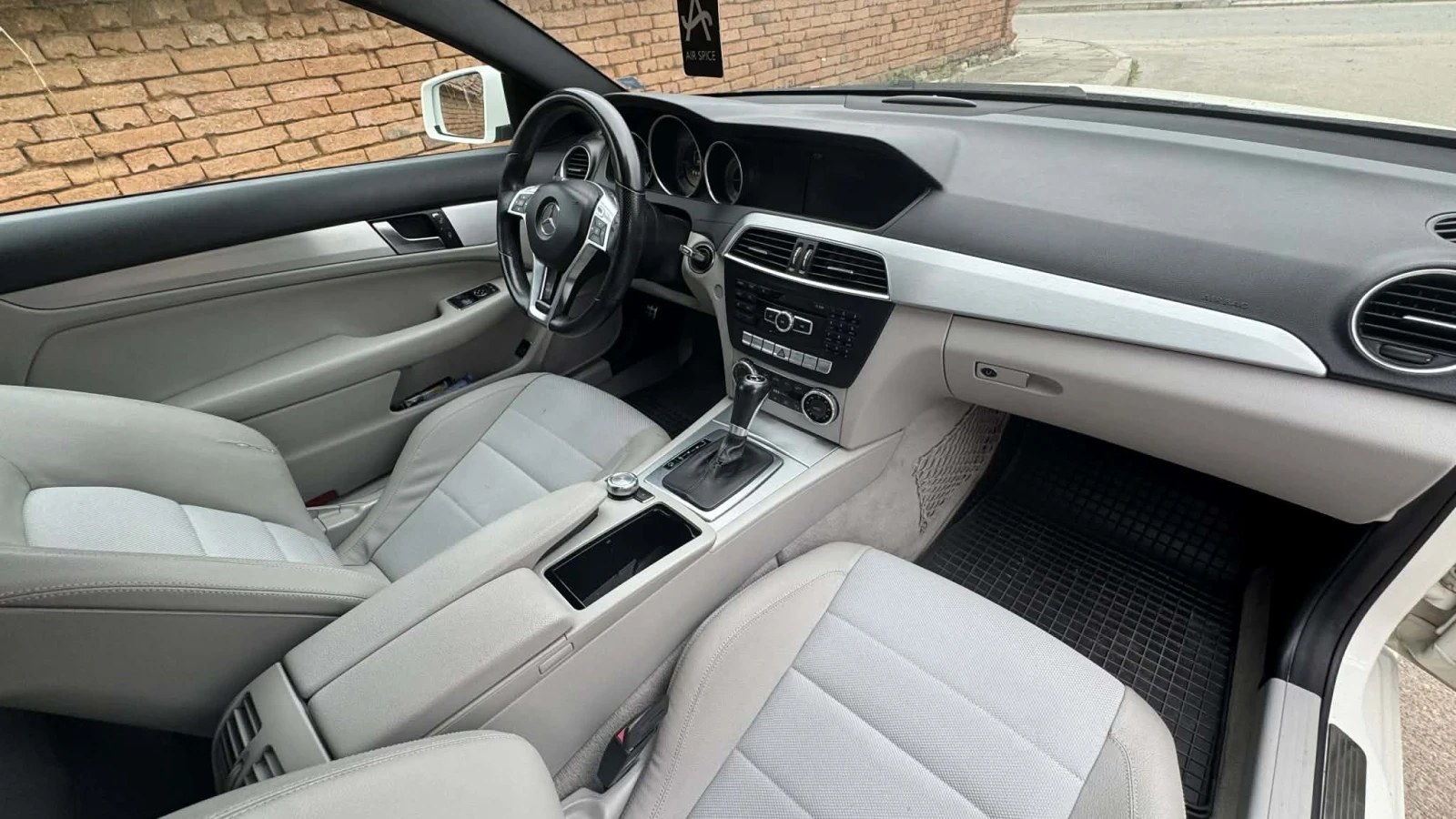 Mercedes-Benz C 250, снимка 6 - Автомобили и джипове - 54207042
