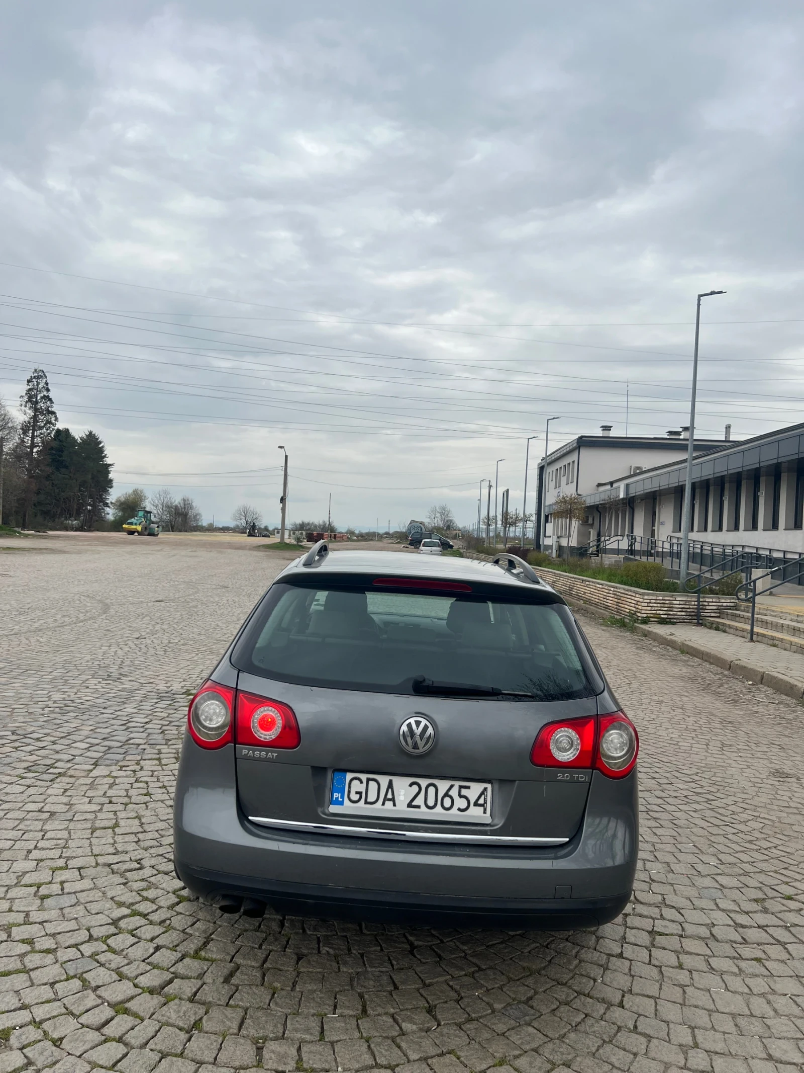 VW Passat 2.0TDI, снимка 5 - Автомобили и джипове - 54218334