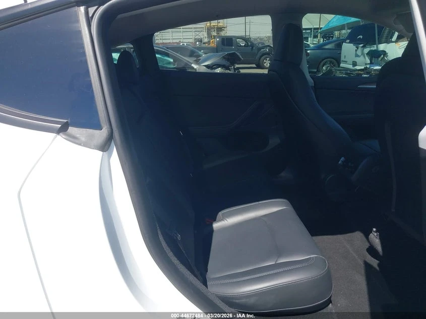 Tesla Model Y Awd/Long Range Dual Motor All-Wheel Drive, снимка 8 - Автомобили и джипове - 54352914