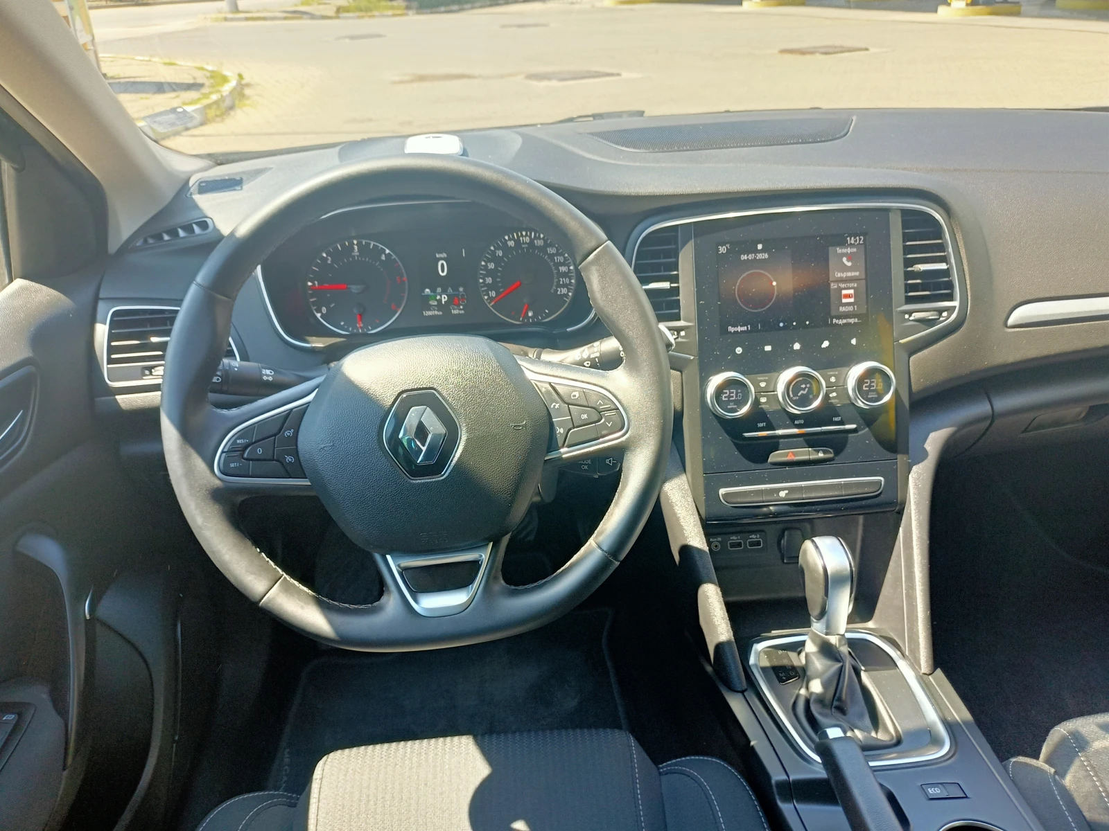 Renault Megane 1900Евро за получаване, 1.5DCi автматик EDC-7, снимка 8 - Автомобили и джипове - 54426752