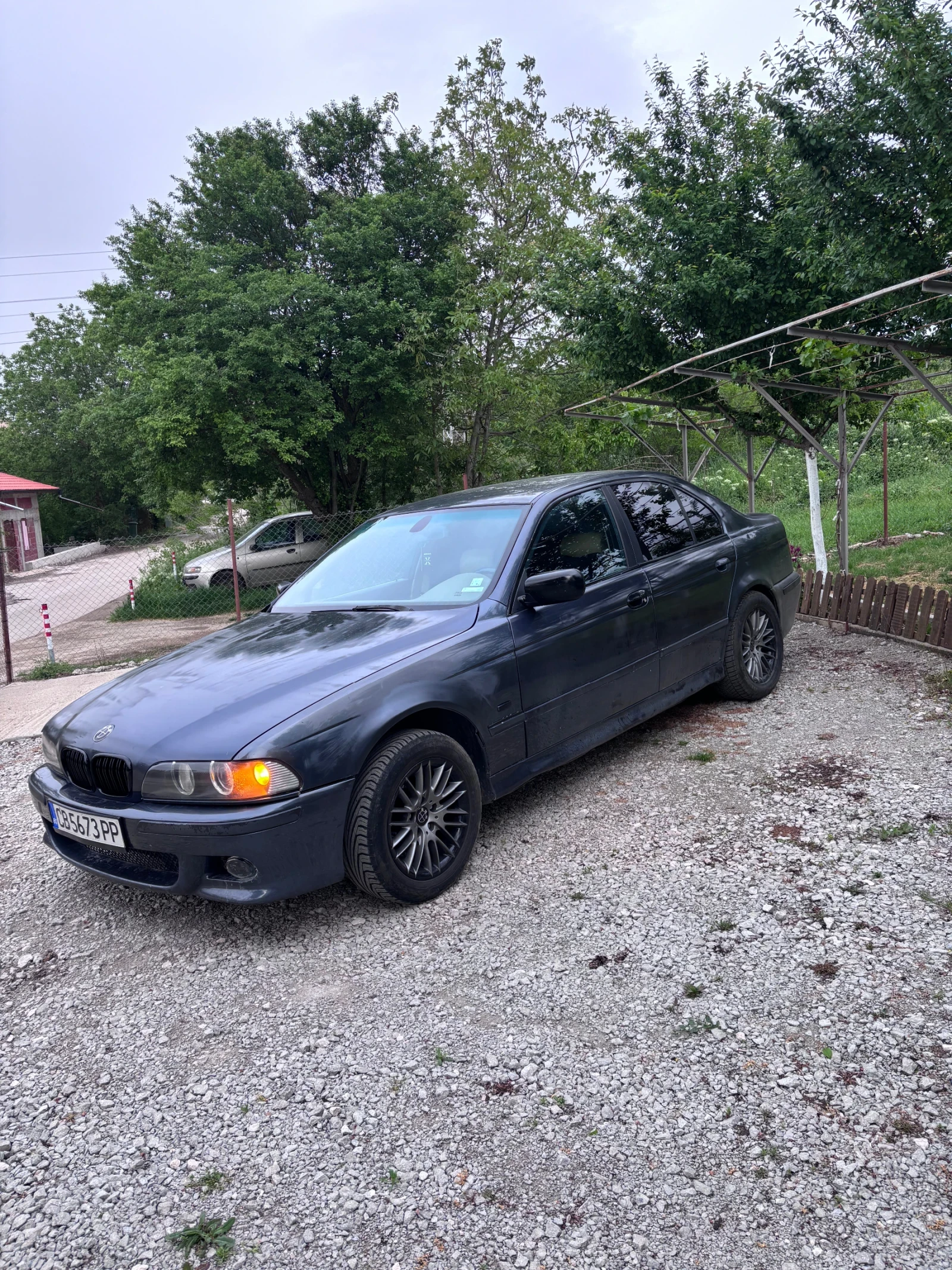 BMW 528 Бензин/газ, снимка 4 - Автомобили и джипове - 54479183