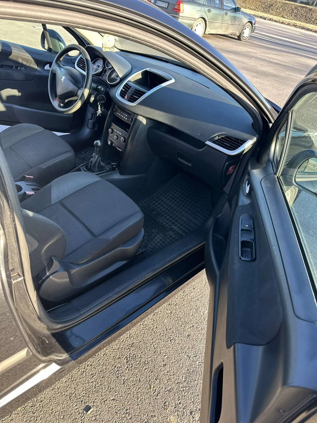 Peugeot 207 Facelift , снимка 6 - Автомобили и джипове - 55161669