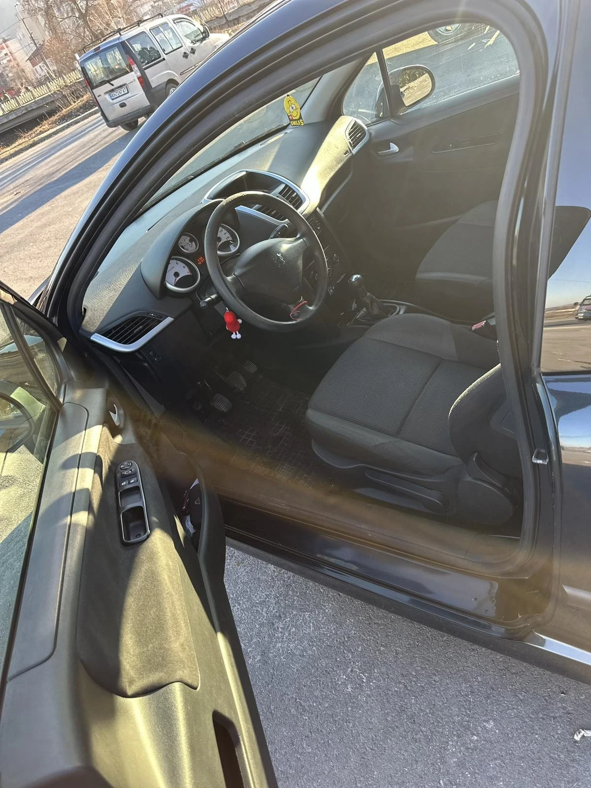 Peugeot 207 Facelift , снимка 7 - Автомобили и джипове - 55161669