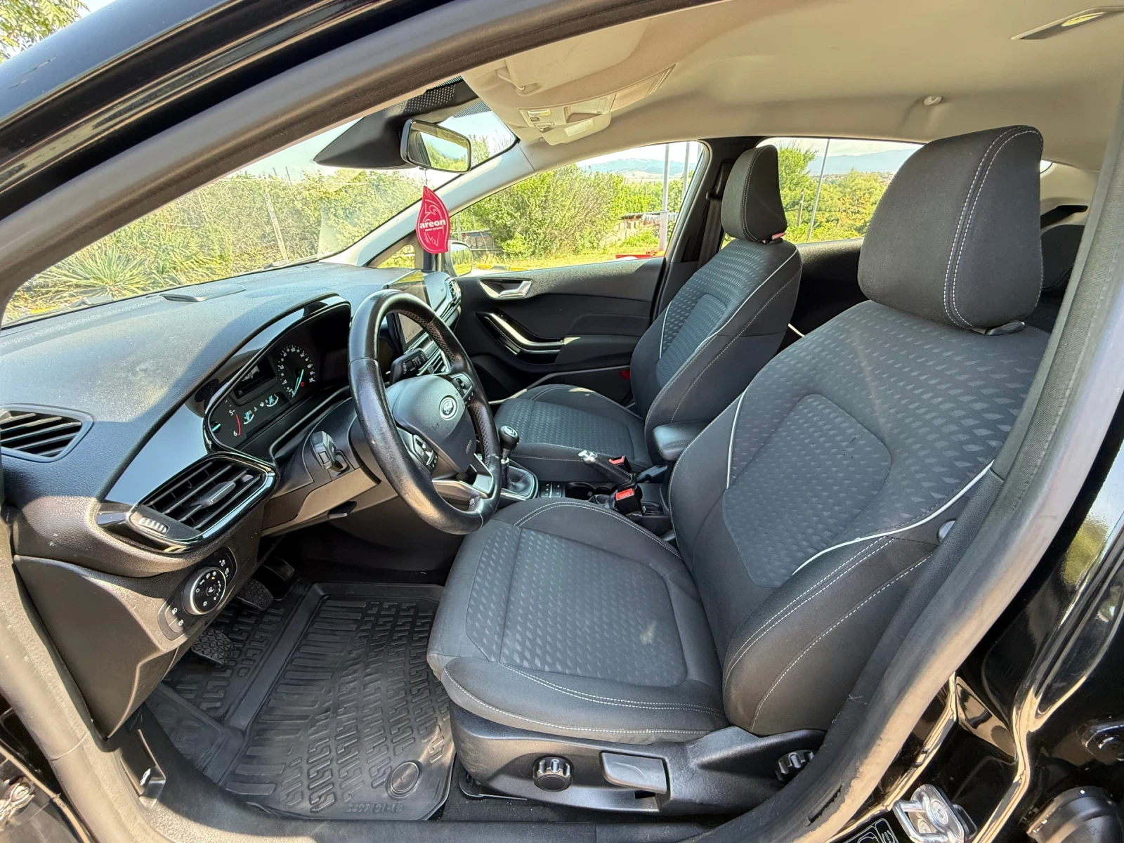 Ford Fiesta 1.5TDCi * TITANIUM * COC * KTEO * SERVICE BOOK, снимка 9 - Автомобили и джипове - 55199405