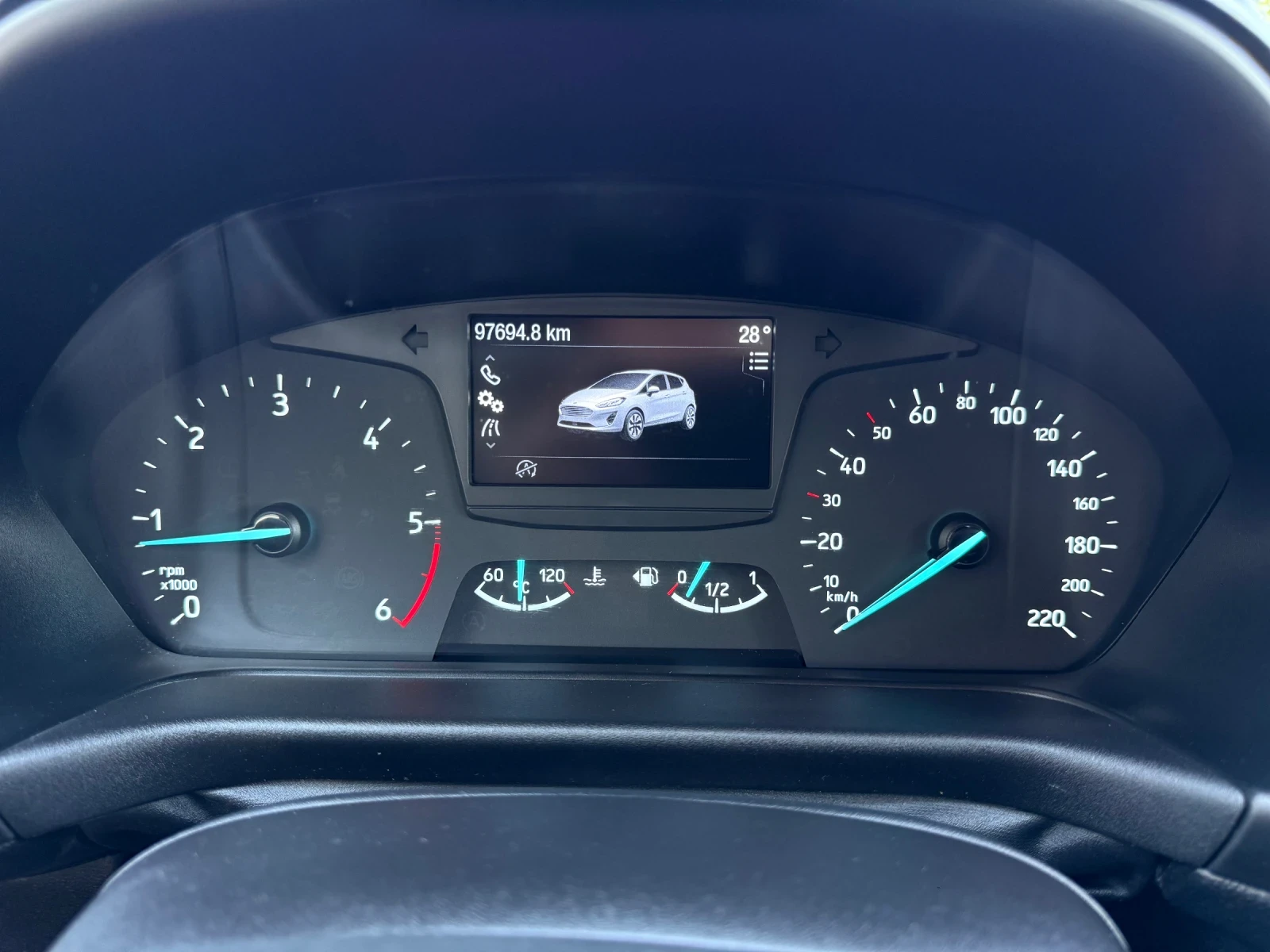 Ford Fiesta 1.5TDCi * TITANIUM * COC * KTEO * SERVICE BOOK, снимка 12 - Автомобили и джипове - 55199405