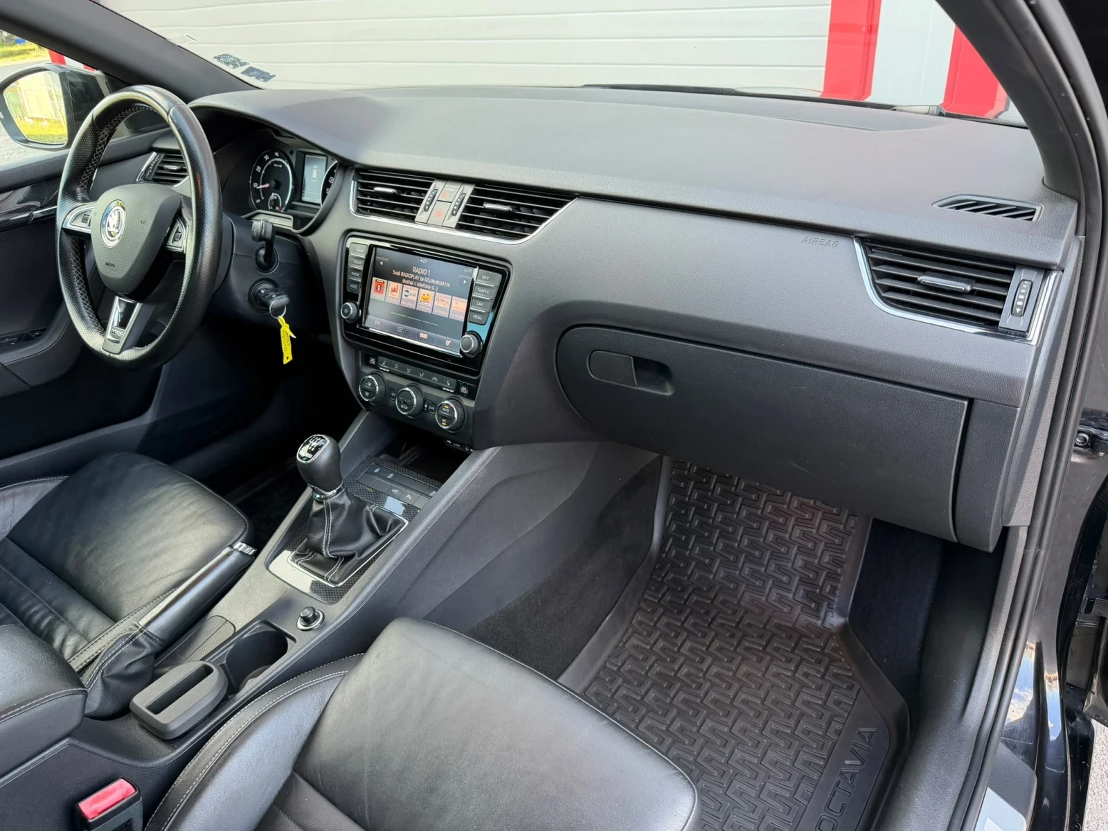 Skoda Octavia 2.0WRS NAVI KLIMATRONIK EVRO 6B, снимка 15 - Автомобили и джипове - 55448579