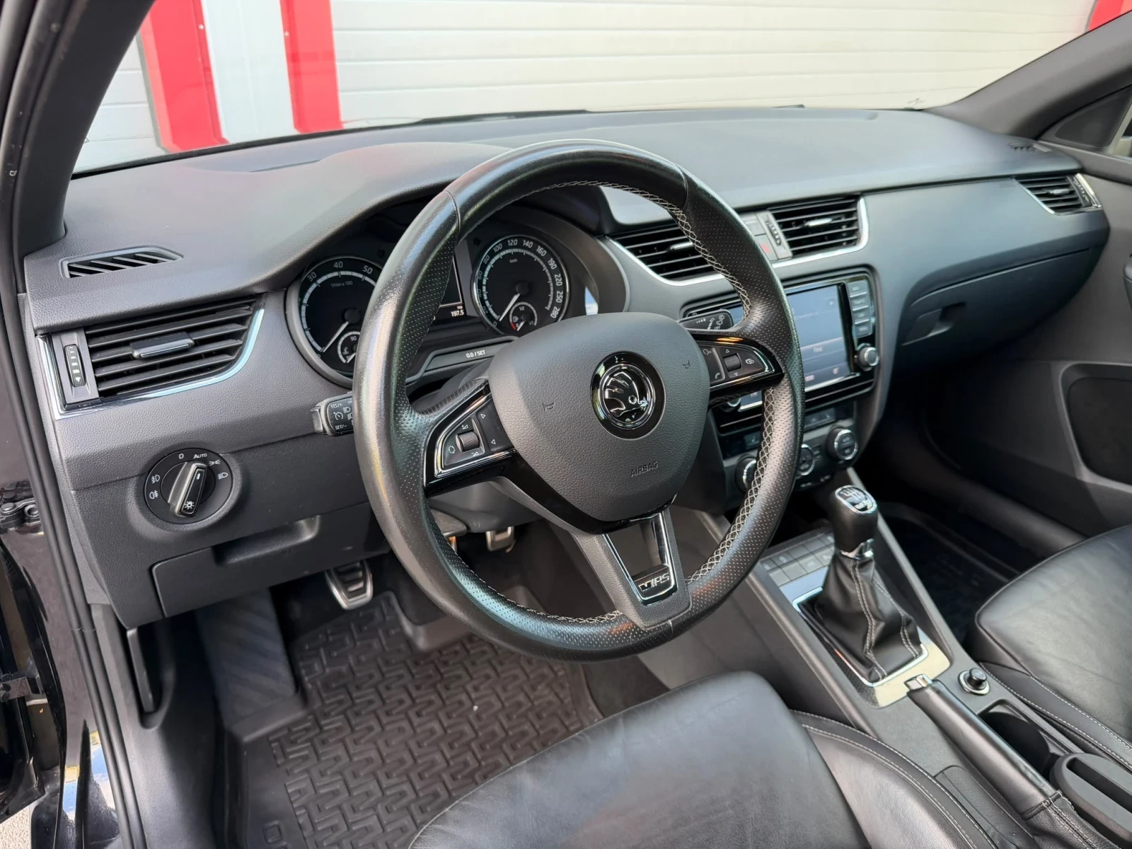 Skoda Octavia 2.0WRS NAVI KLIMATRONIK EVRO 6B, снимка 13 - Автомобили и джипове - 55448579