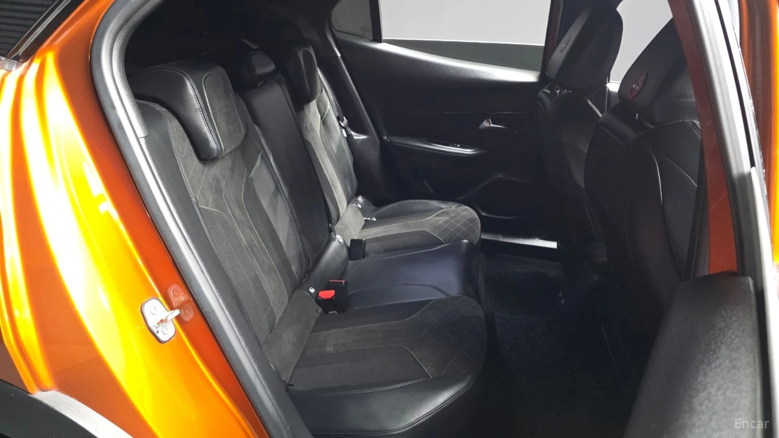 Peugeot 2008 GT LINE* ПЕРА* КАМЕРА* ПОДГРЕВ* ПАНО, снимка 11 - Автомобили и джипове - 55615473