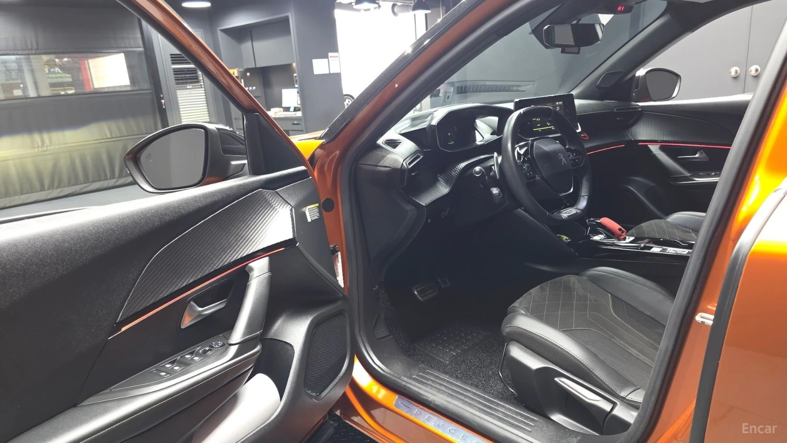 Peugeot 2008 GT LINE* ПЕРА* КАМЕРА* ПОДГРЕВ* ПАНО, снимка 10 - Автомобили и джипове - 55615473