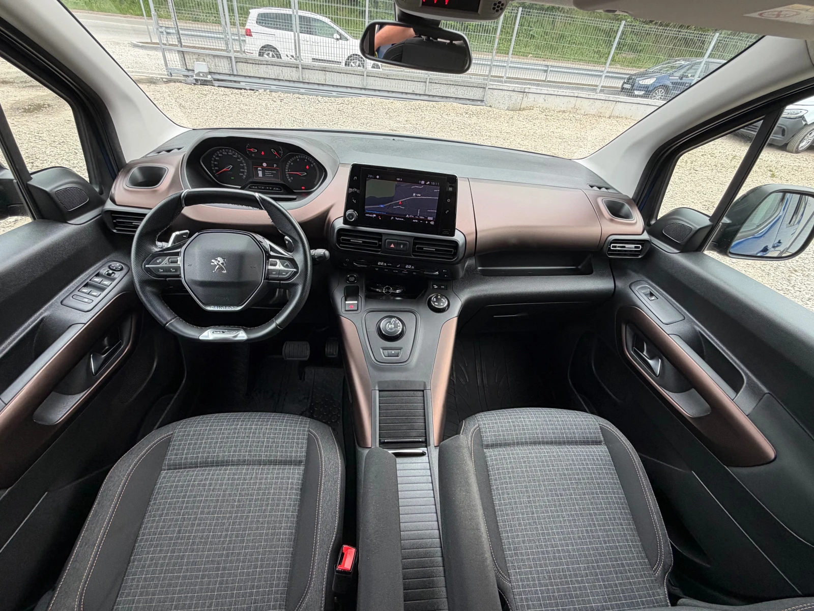 Peugeot Partner HDI* GT-LINE* Full* EAT8, снимка 11 - Автомобили и джипове - 55660039