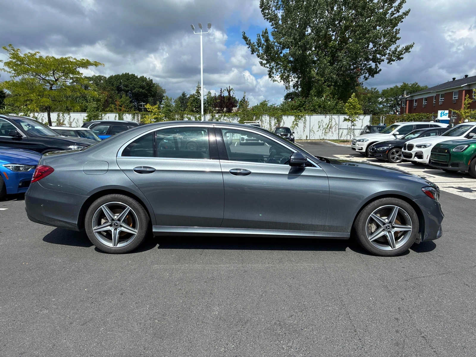 Mercedes-Benz E 300 CARFAX / 360 / DISTRONIC / BURMESTER  | Mobile.bg � ����������� 3