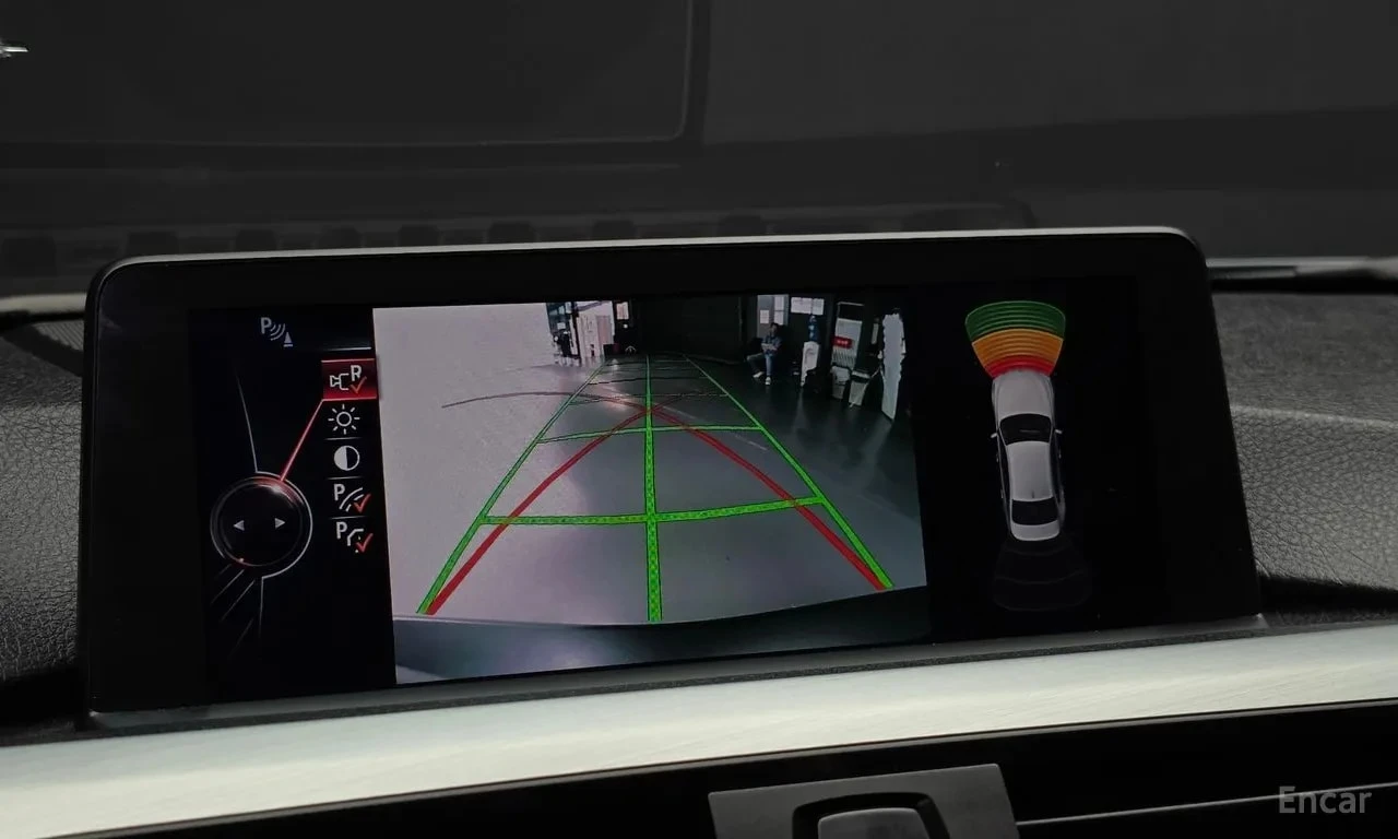 BMW 325 d Sport| HUD| PANO| ПАМЕТ| АМБИЕНТ| 2 КЛЮЧА, снимка 16 - Автомобили и джипове - 56105287