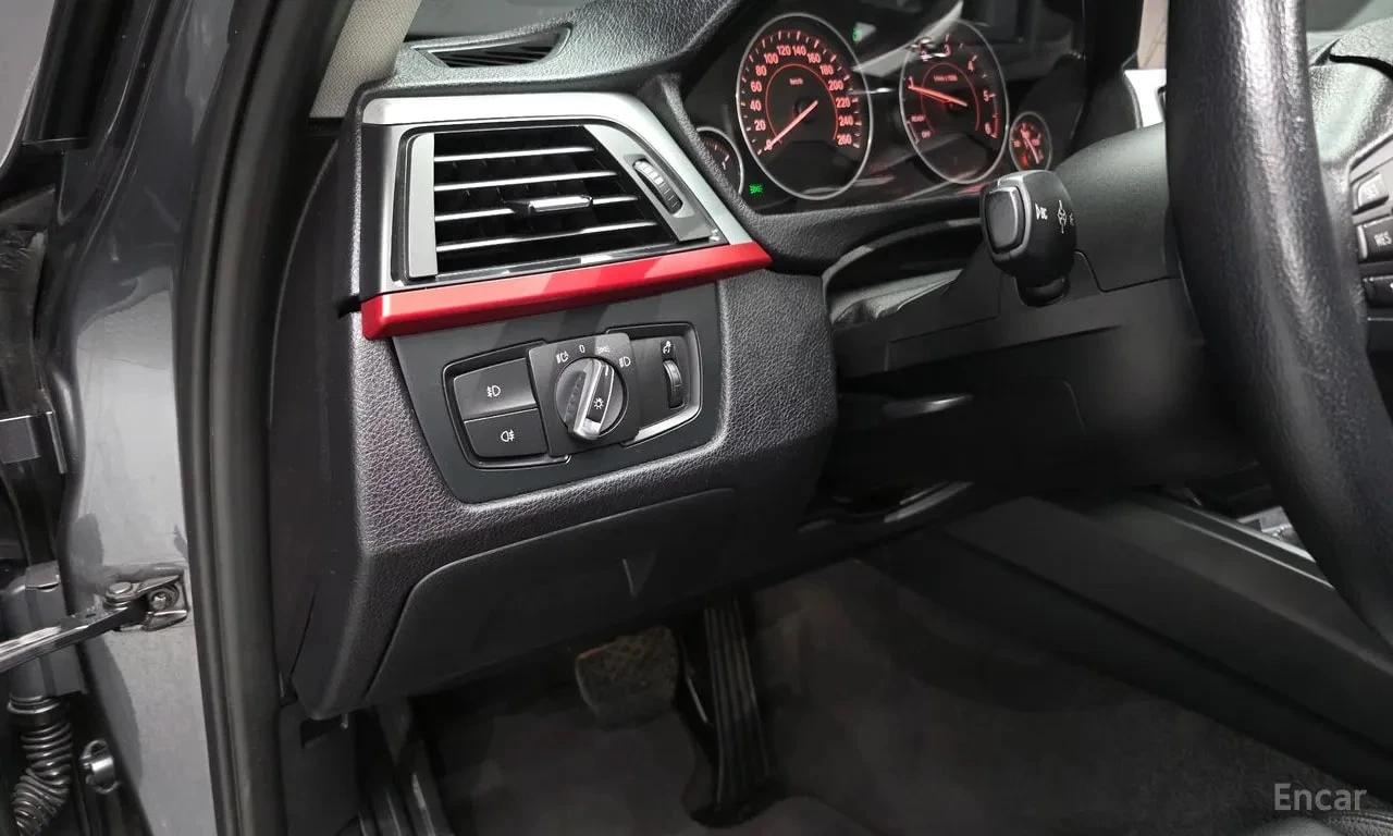 BMW 325 d Sport| HUD| PANO| ПАМЕТ| АМБИЕНТ| 2 КЛЮЧА, снимка 13 - Автомобили и джипове - 56105287