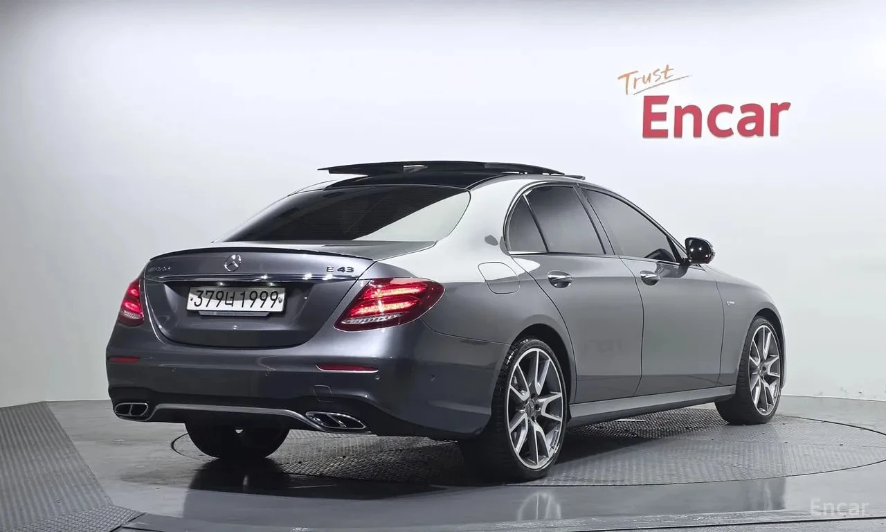 Mercedes-Benz E 43 AMG * HEAD UP* МАСАЖИ* ОБДУХВАНЕ* ФИКСИРАНА ЦЕНА* , снимка 2 - Автомобили и джипове - 56132950