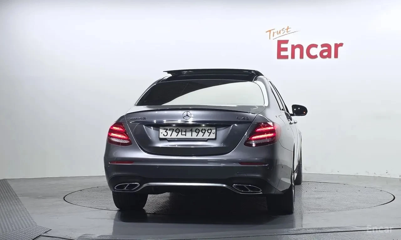 Mercedes-Benz E 43 AMG * HEAD UP* МАСАЖИ* ОБДУХВАНЕ* ФИКСИРАНА ЦЕНА* , снимка 4 - Автомобили и джипове - 56132950