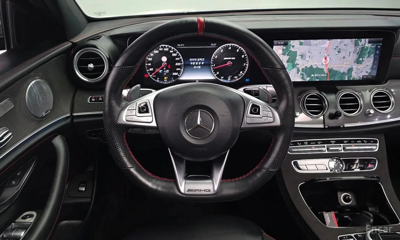 Mercedes-Benz E 43 AMG * HEAD UP* МАСАЖИ* ОБДУХВАНЕ* ФИКСИРАНА ЦЕНА* , снимка 13 - Автомобили и джипове - 56132950