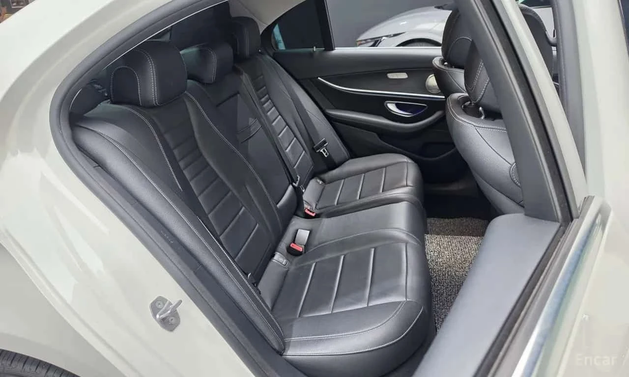 Mercedes-Benz E 220 d * BURMSTER* HEAD-UP DISPLAY* �������*  | Mobile.bg � ����������� 12