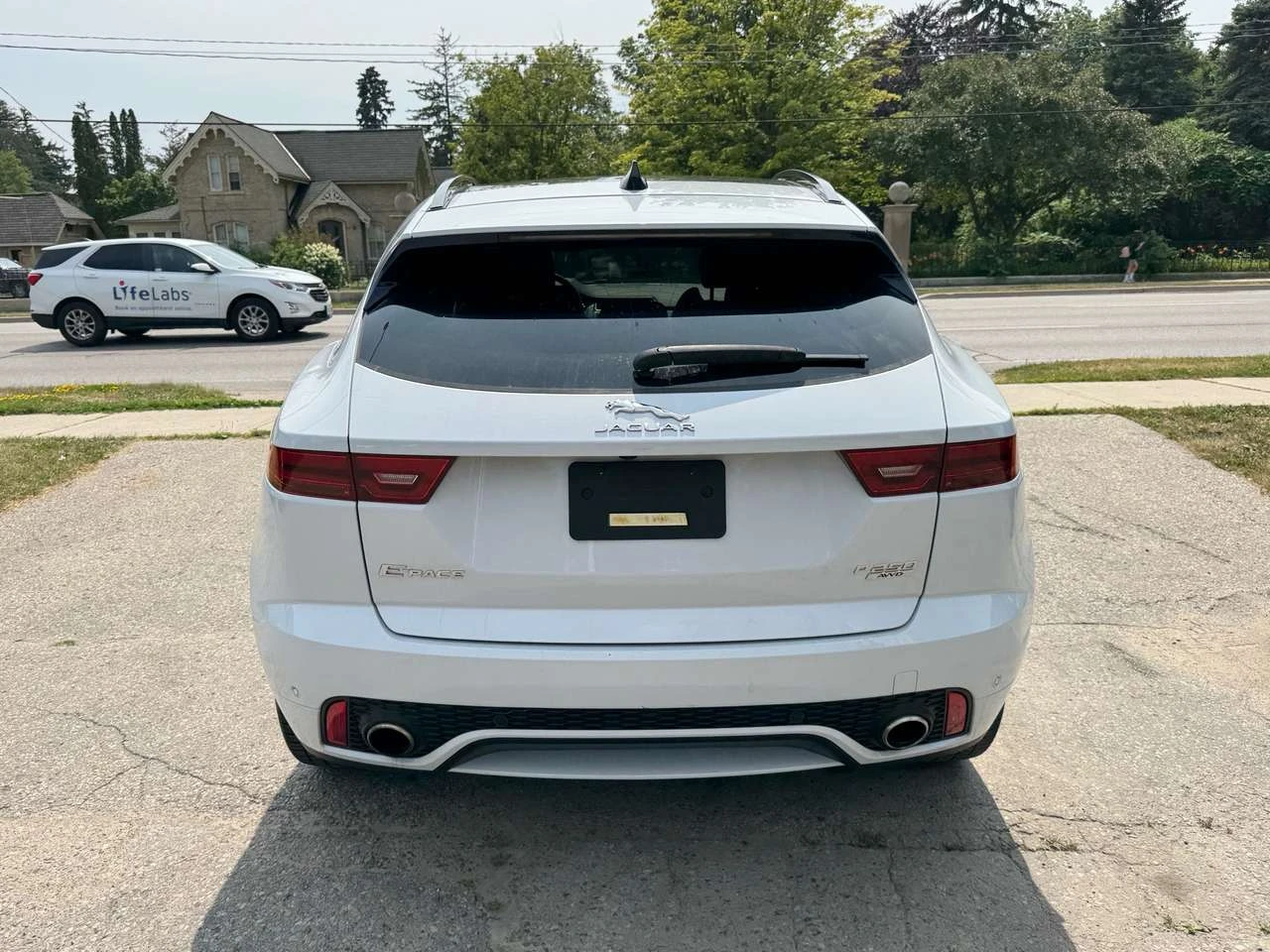 Jaguar E-pace P250 AWD Checkered Flag, снимка 3 - Автомобили и джипове - 56436372