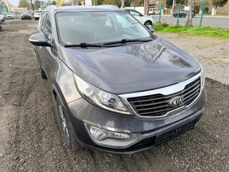 Kia Sportage 1, 7 2wd Premium, снимка 2 - Автомобили и джипове - 52512827