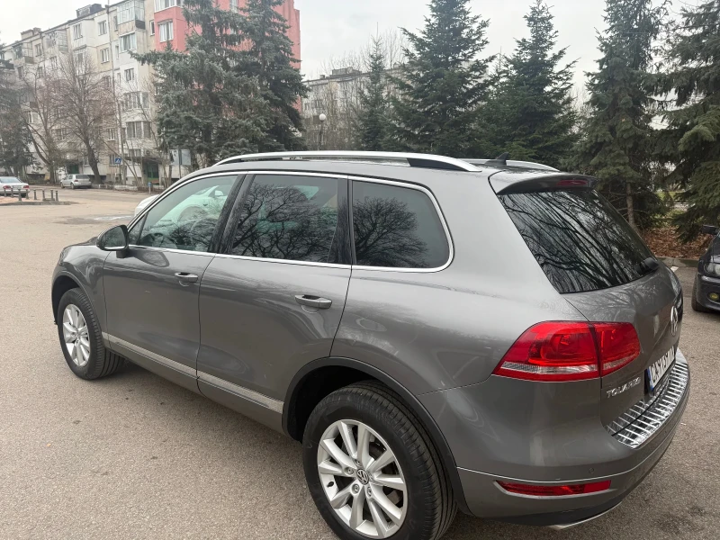 VW Touareg, снимка 4 - Автомобили и джипове - 52645576