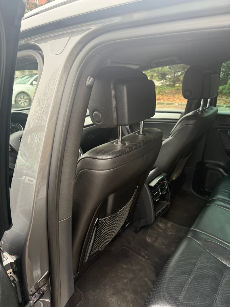 VW Touareg, снимка 7 - Автомобили и джипове - 52645576