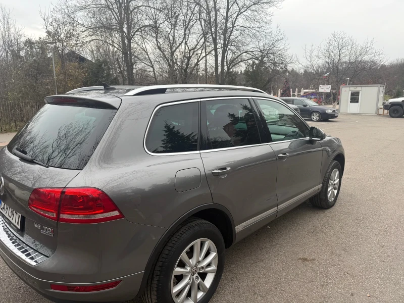 VW Touareg, снимка 3 - Автомобили и джипове - 52645576