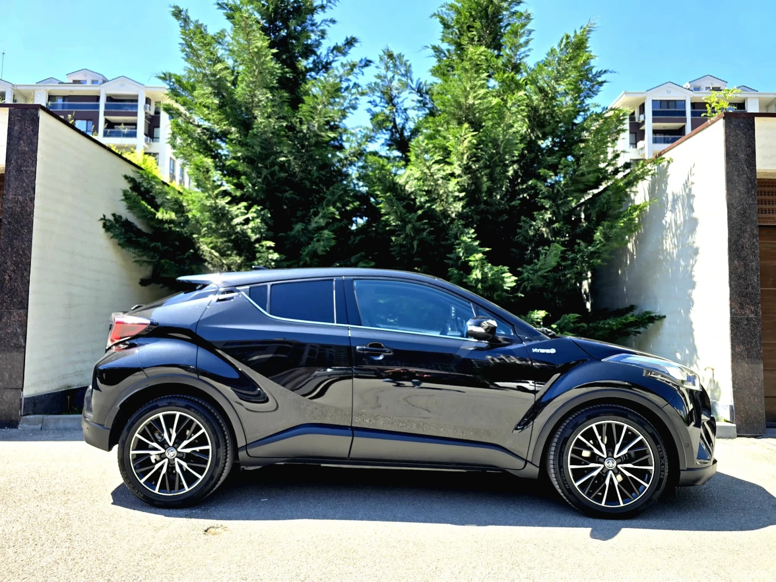 Toyota C-HR 1.8 HYBRID ПЪЛНА ГАРАНЦИЯ - изображение 4