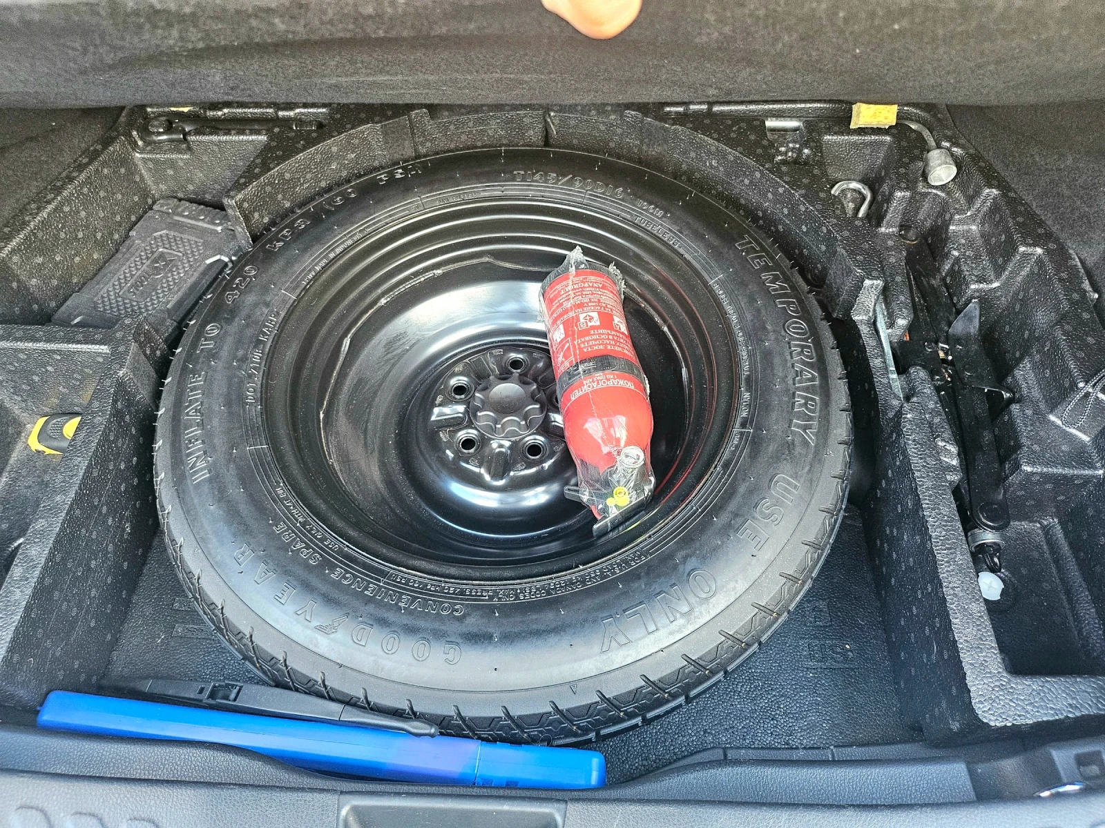 Toyota C-HR 2.0 - изображение 9