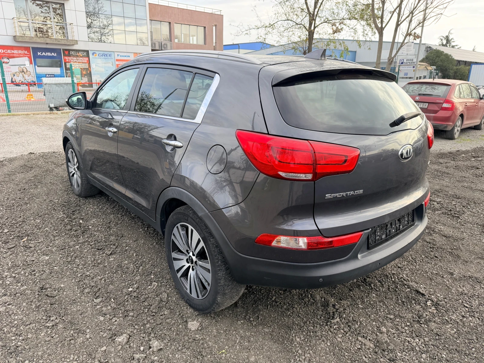 Kia Sportage 1, 7 2wd Premium - изображение 6