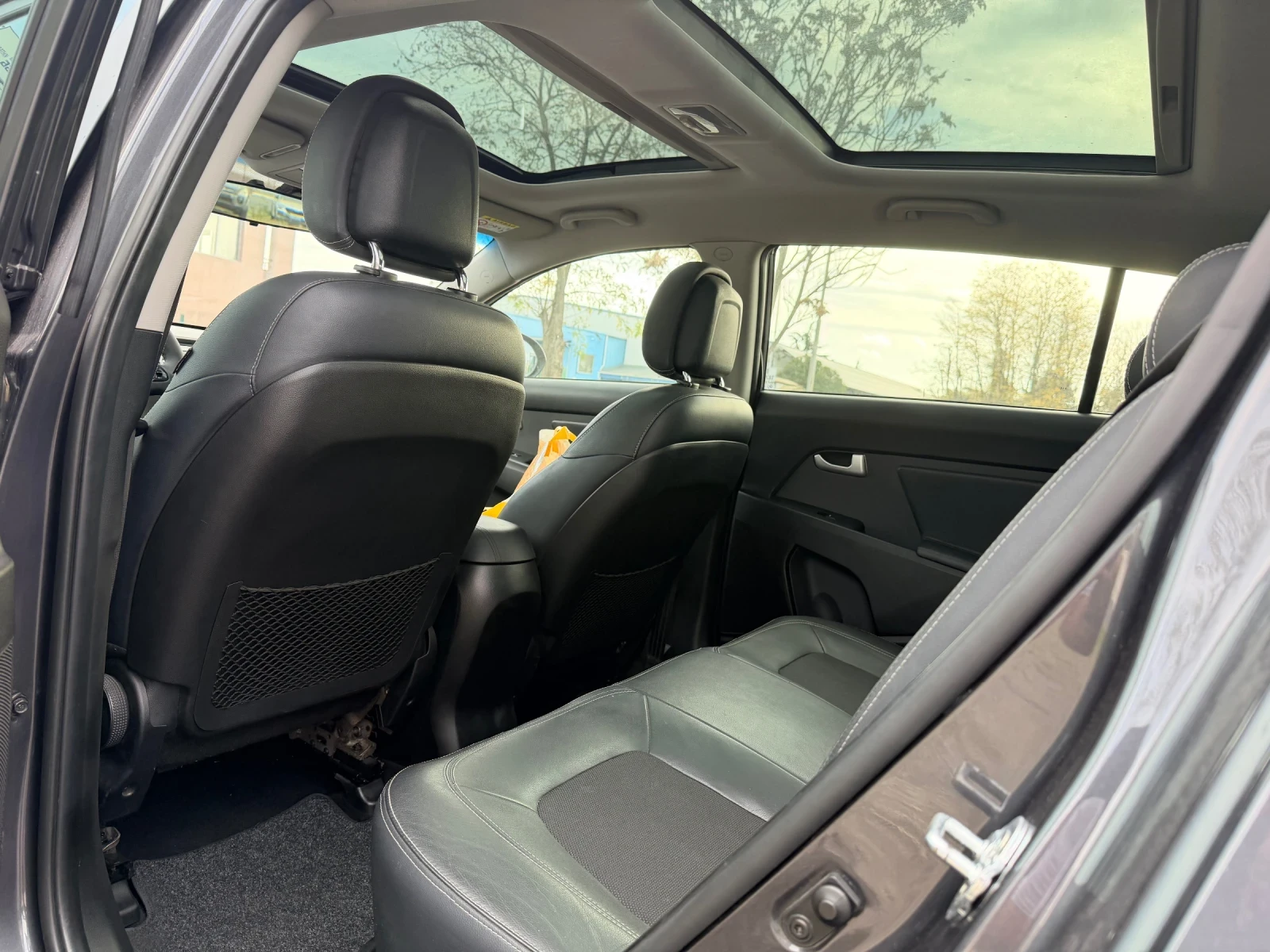 Kia Sportage 1, 7 2wd Premium - изображение 8