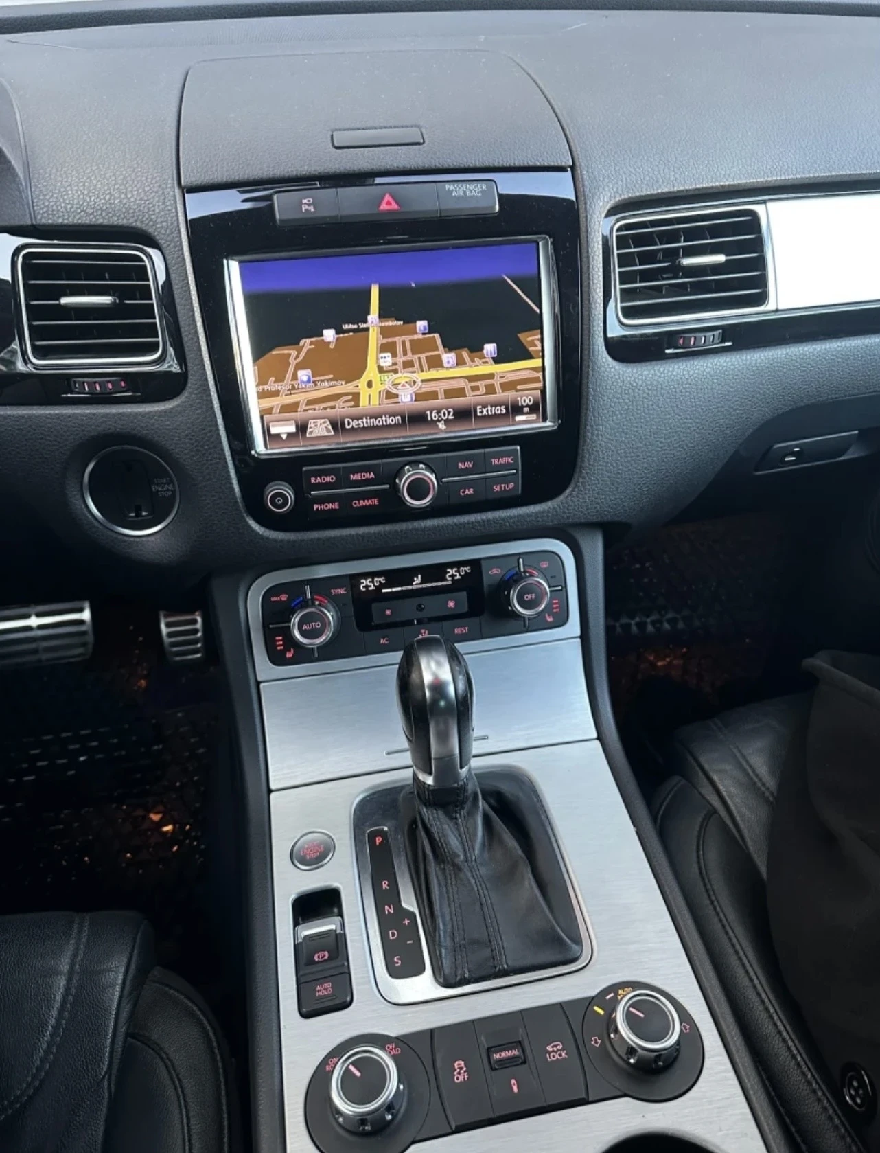 VW Touareg 4.2 TDI V8, снимка 8 - Автомобили и джипове - 54455263