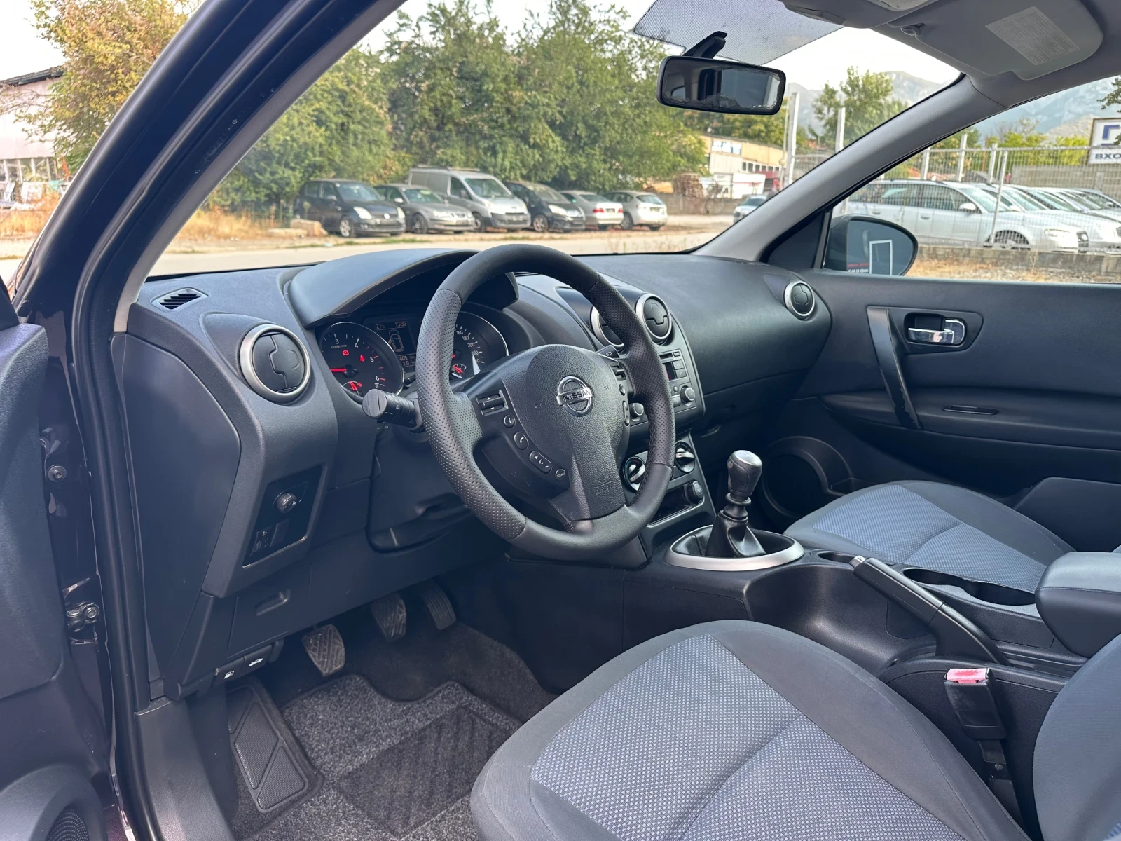 Nissan Qashqai 1.5DCI Facelift, снимка 9 - Автомобили и джипове - 56179356