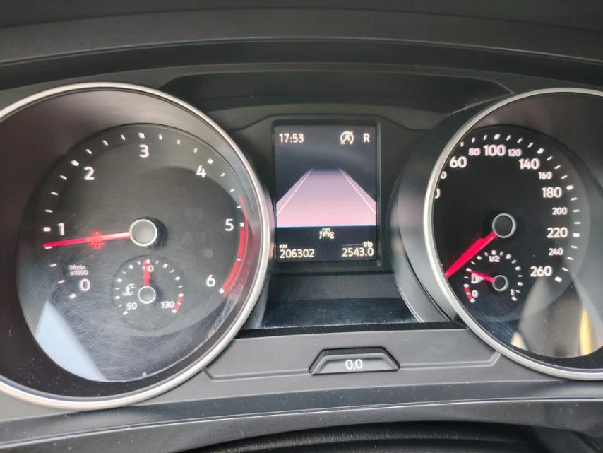 VW Tiguan 4х4-DSG-FACE-2.0TDi-150кс-FULL-БЕЗУПРЕЧЕН, снимка 9 - Автомобили и джипове - 55002452